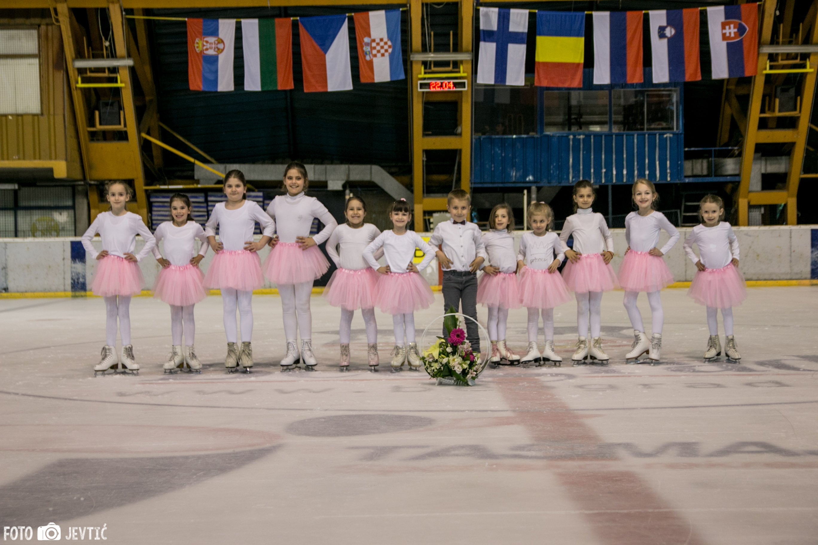 mladost-revija-mladja-grupa